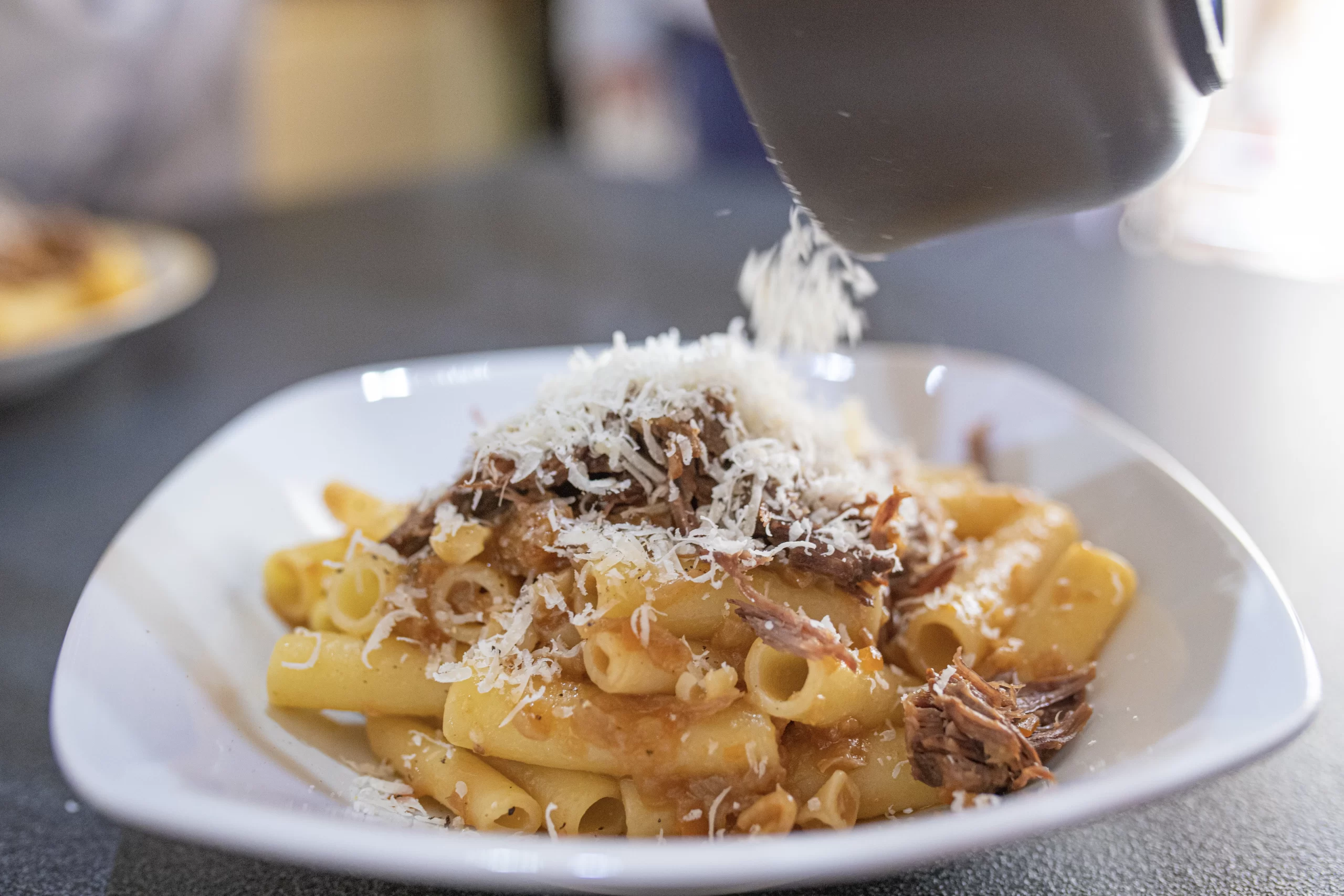 Pasta alla genovese napoletana