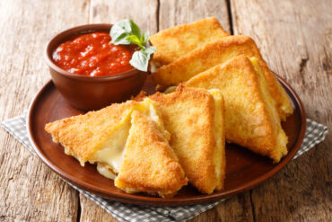 Mozzarella in carrozza fritta